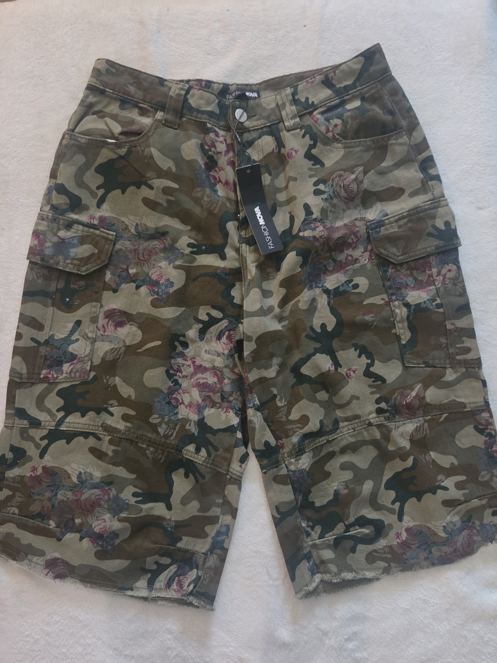 Fashion Nova Men's Camo Floral Cargo Shorts - Olive Green